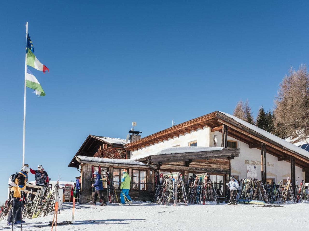 Rifugio Graziani Huette Hotel San Vigilio Di Marebbe Exterior photo